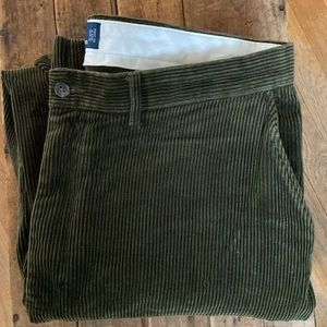 Vintage wide whale Polo Ralph Lauren forest green corduroys. 36” x 34”. Mint!
